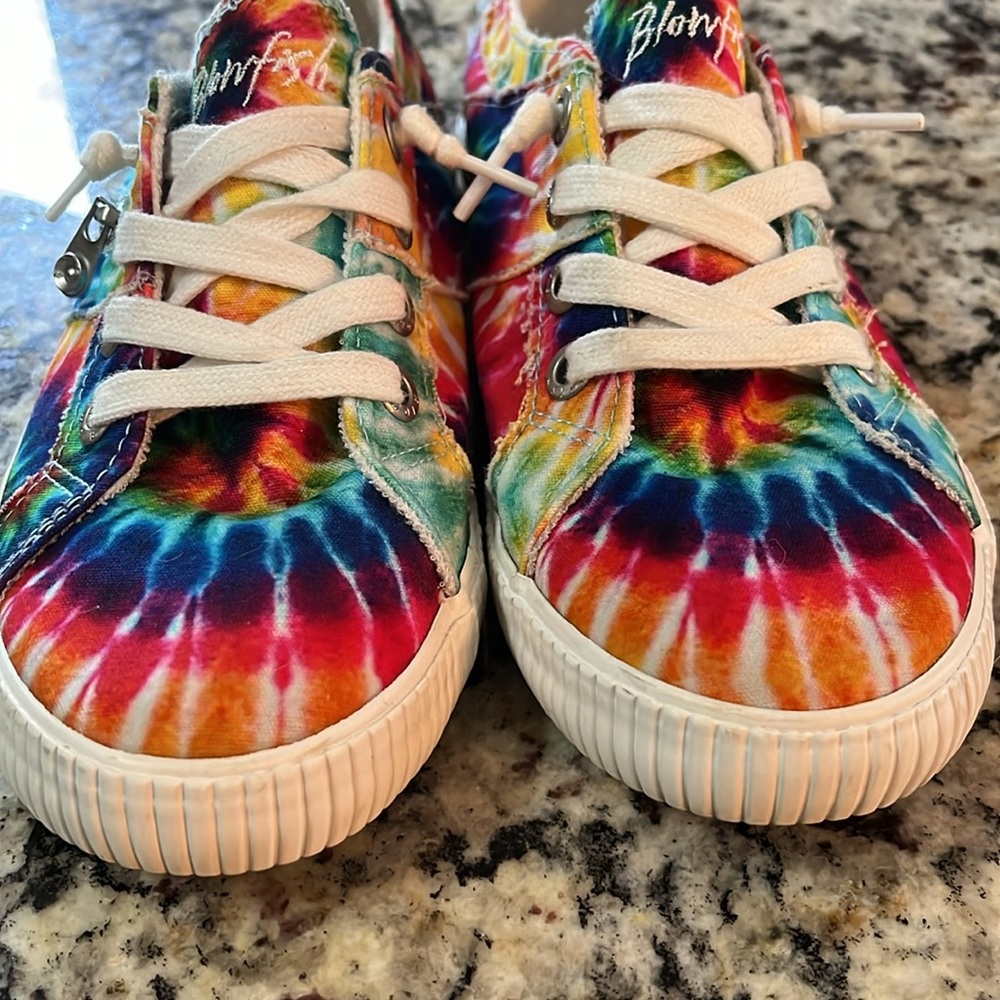 Blowfish Malibu Women's Tie-Dye Low Top Sneakers - Multicolor - Picture 3 of 15